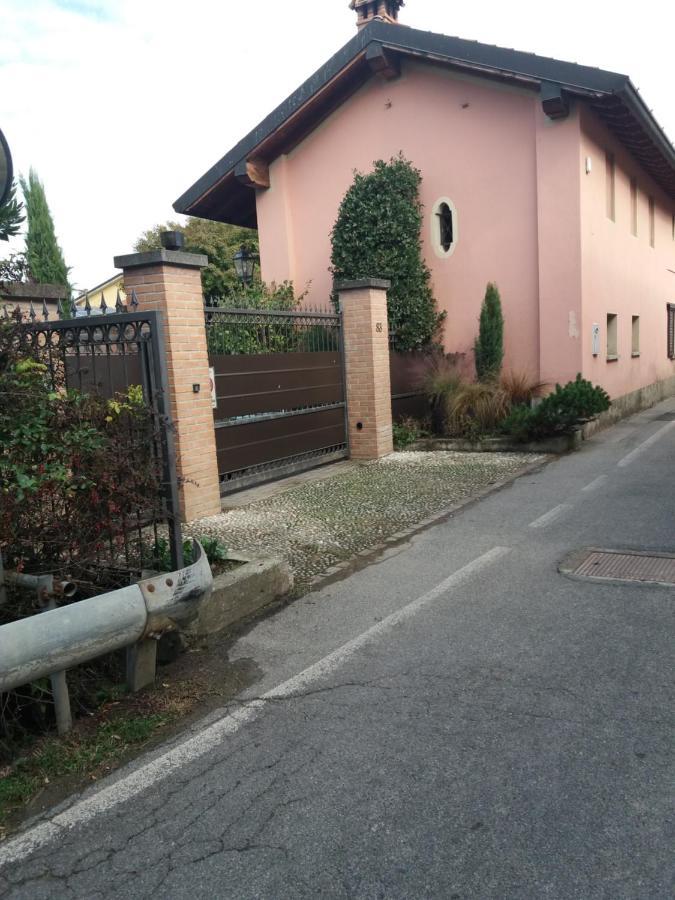 Il Cortiletto Bed & Breakfast Quartiano Bagian luar foto
