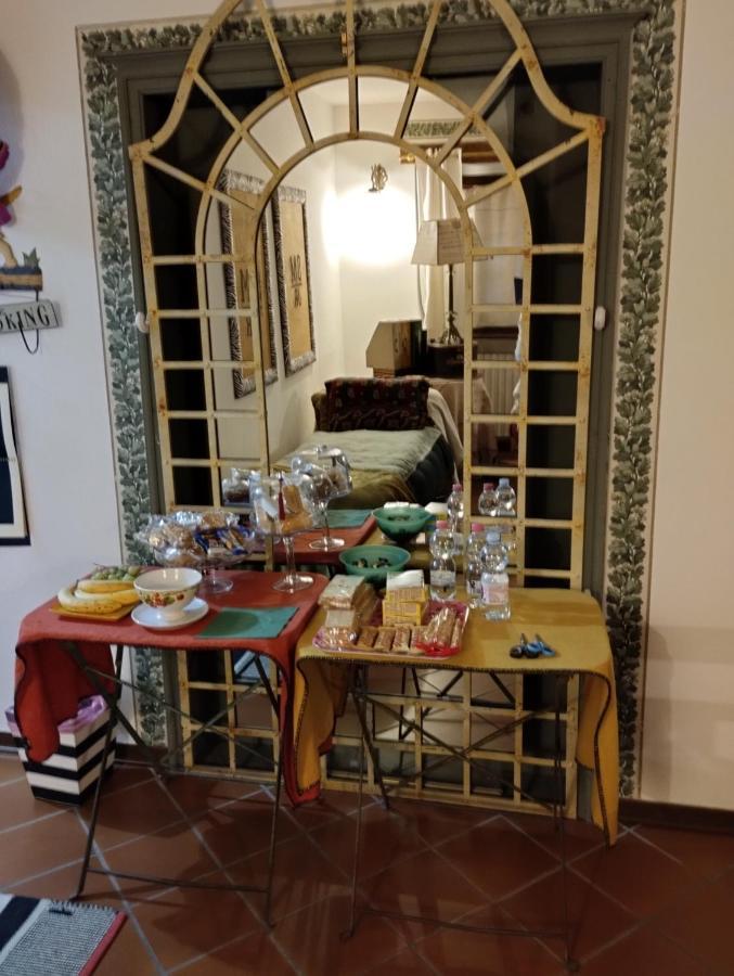 Il Cortiletto Bed & Breakfast Quartiano Bagian luar foto