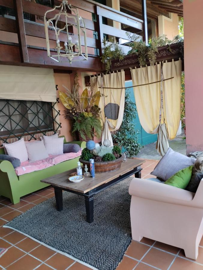 Il Cortiletto Bed & Breakfast Quartiano Bagian luar foto