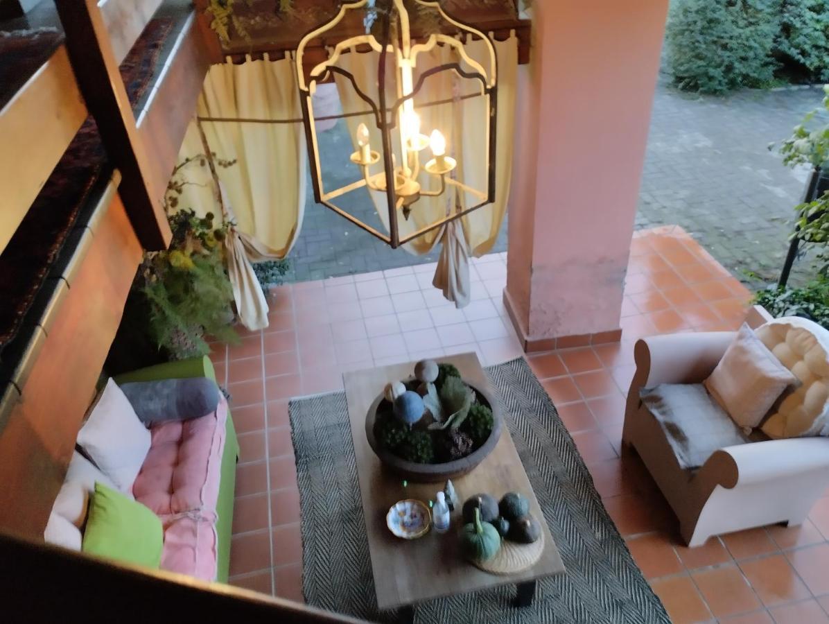 Il Cortiletto Bed & Breakfast Quartiano Bagian luar foto