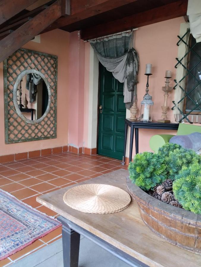 Il Cortiletto Bed & Breakfast Quartiano Bagian luar foto