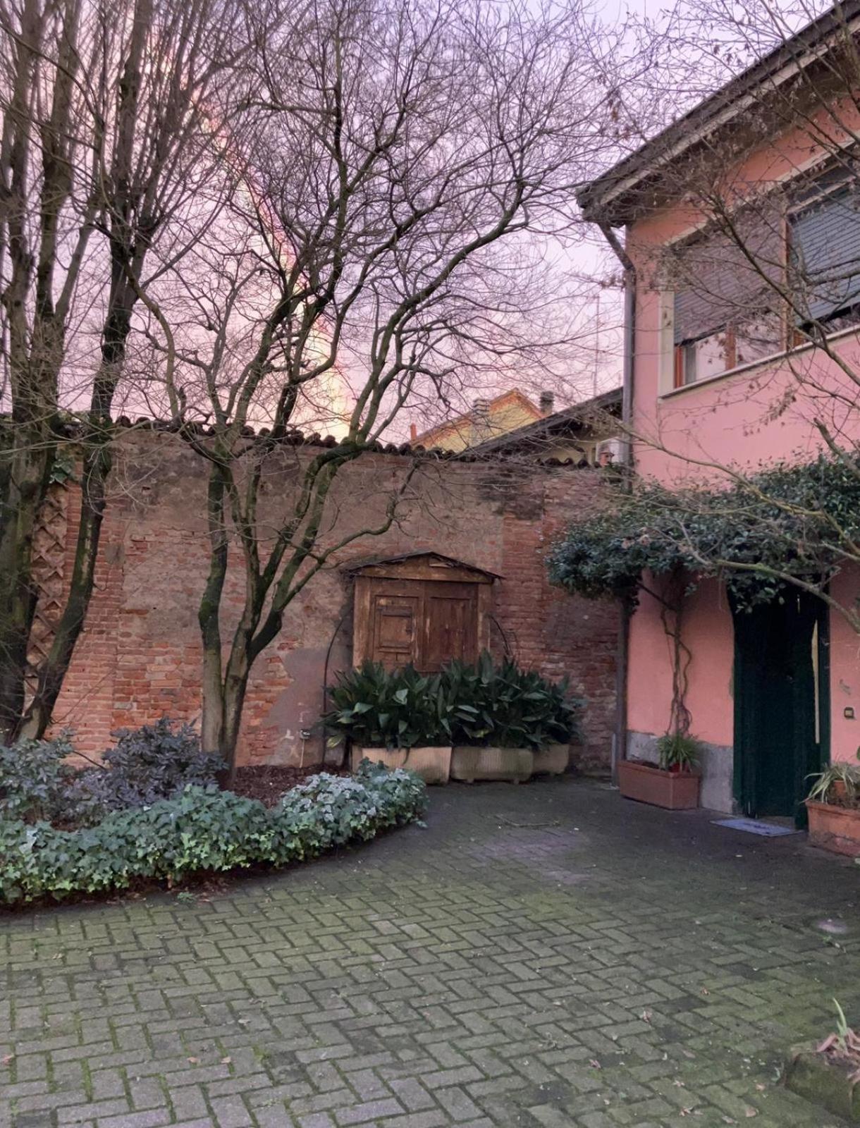 Il Cortiletto Bed & Breakfast Quartiano Bagian luar foto