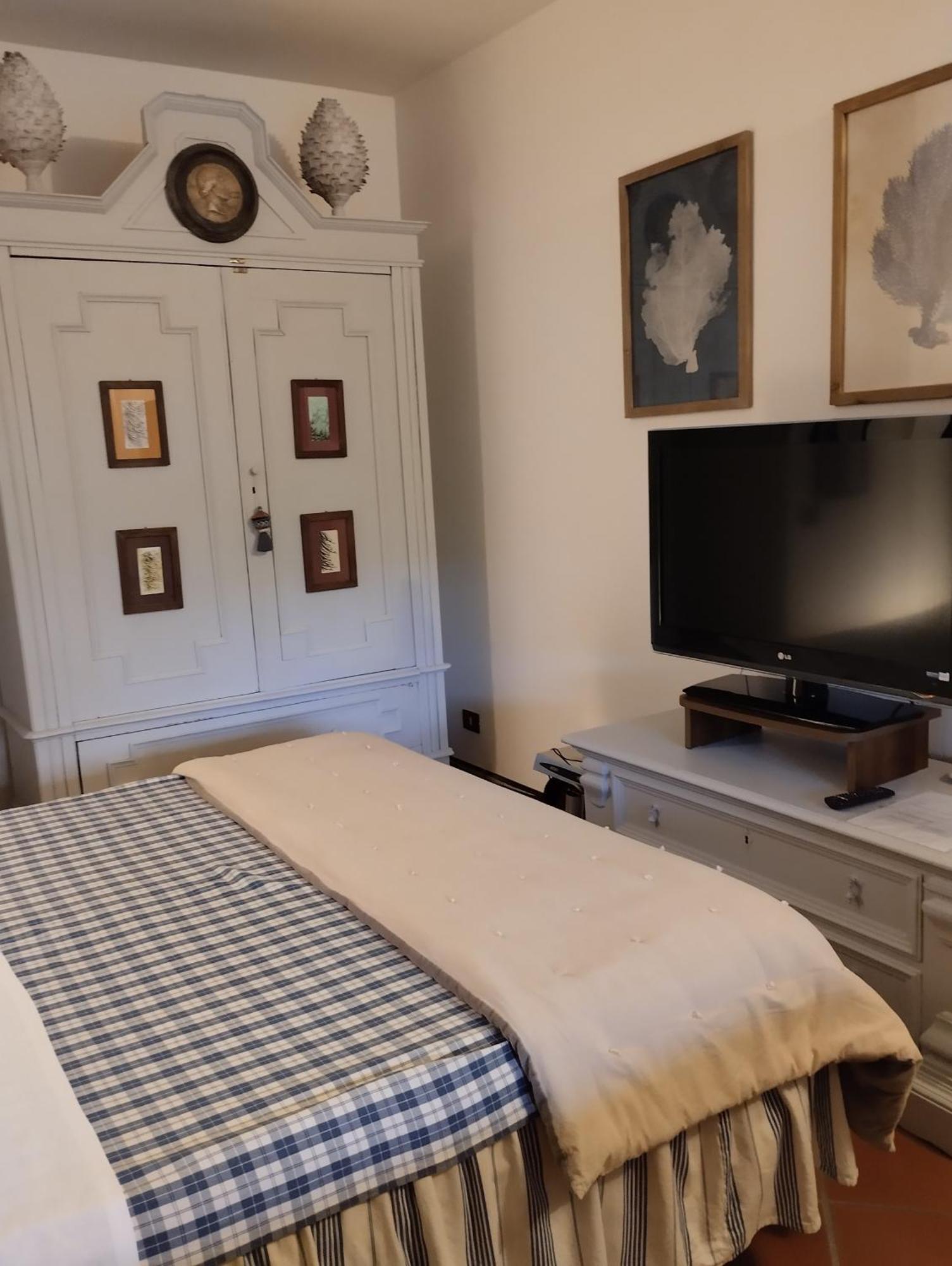 Il Cortiletto Bed & Breakfast Quartiano Bagian luar foto